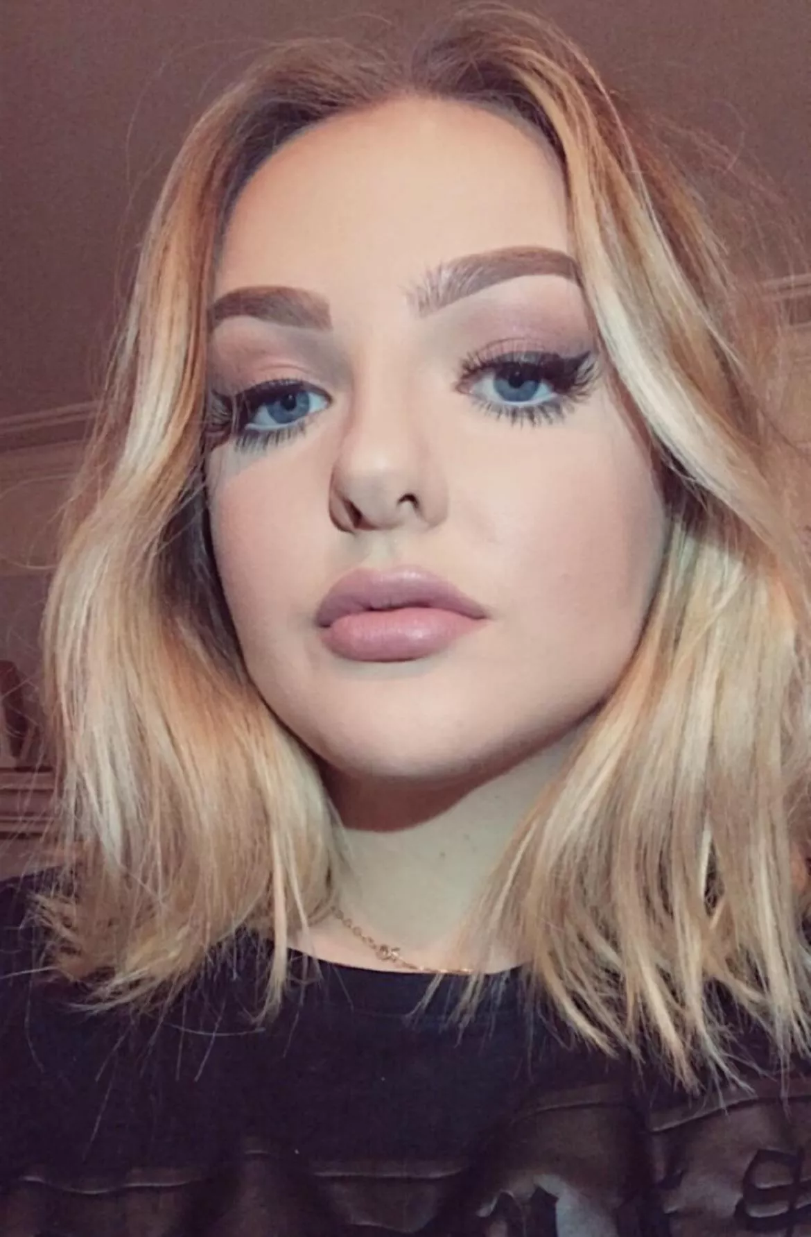 my sisters makeup 🙈 posted by innocentslutsienna