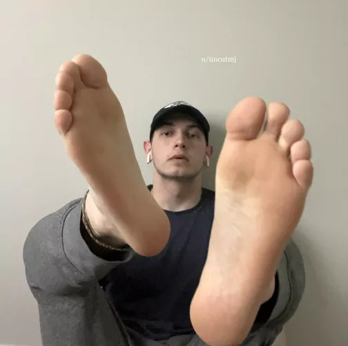 My size 13s need to be worshipped ASAP by uncutmj