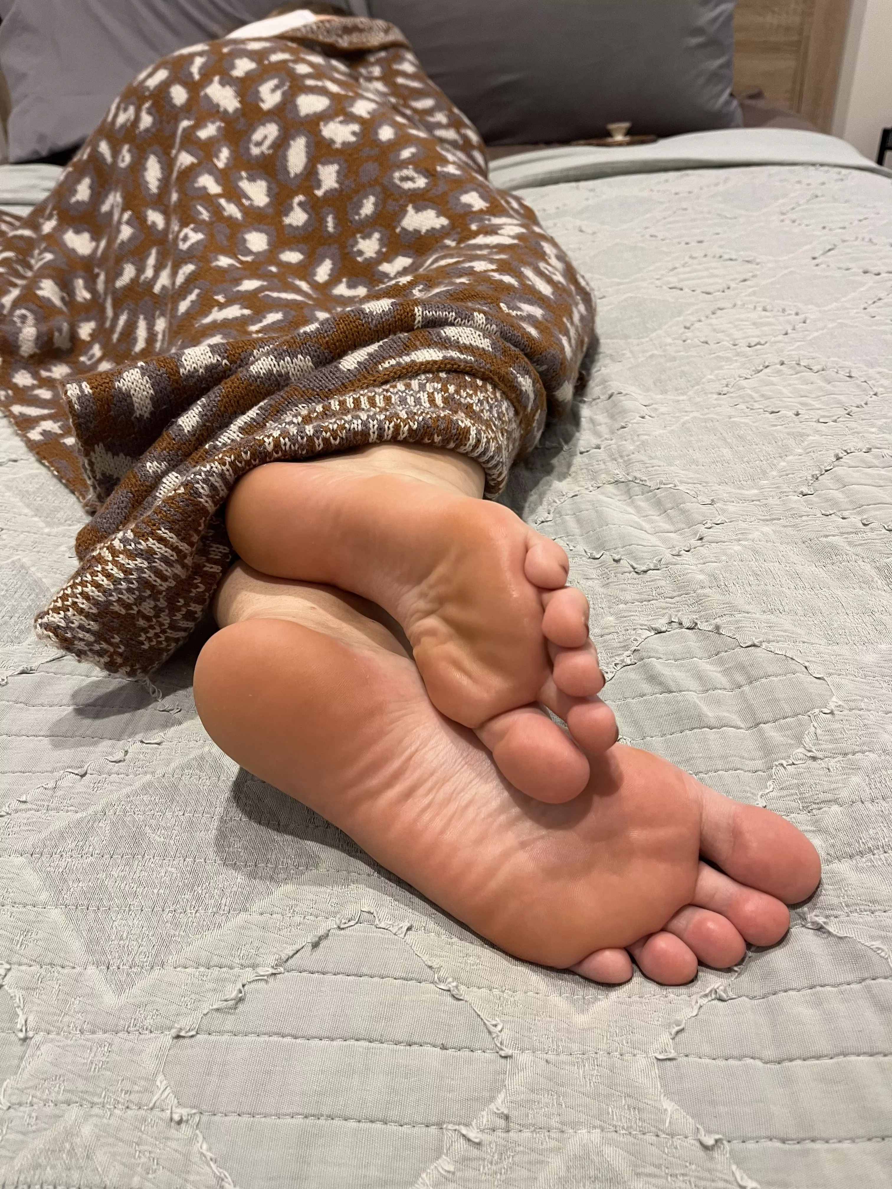 My sleepy Sunday morning soles posted by Forallthefeetfun