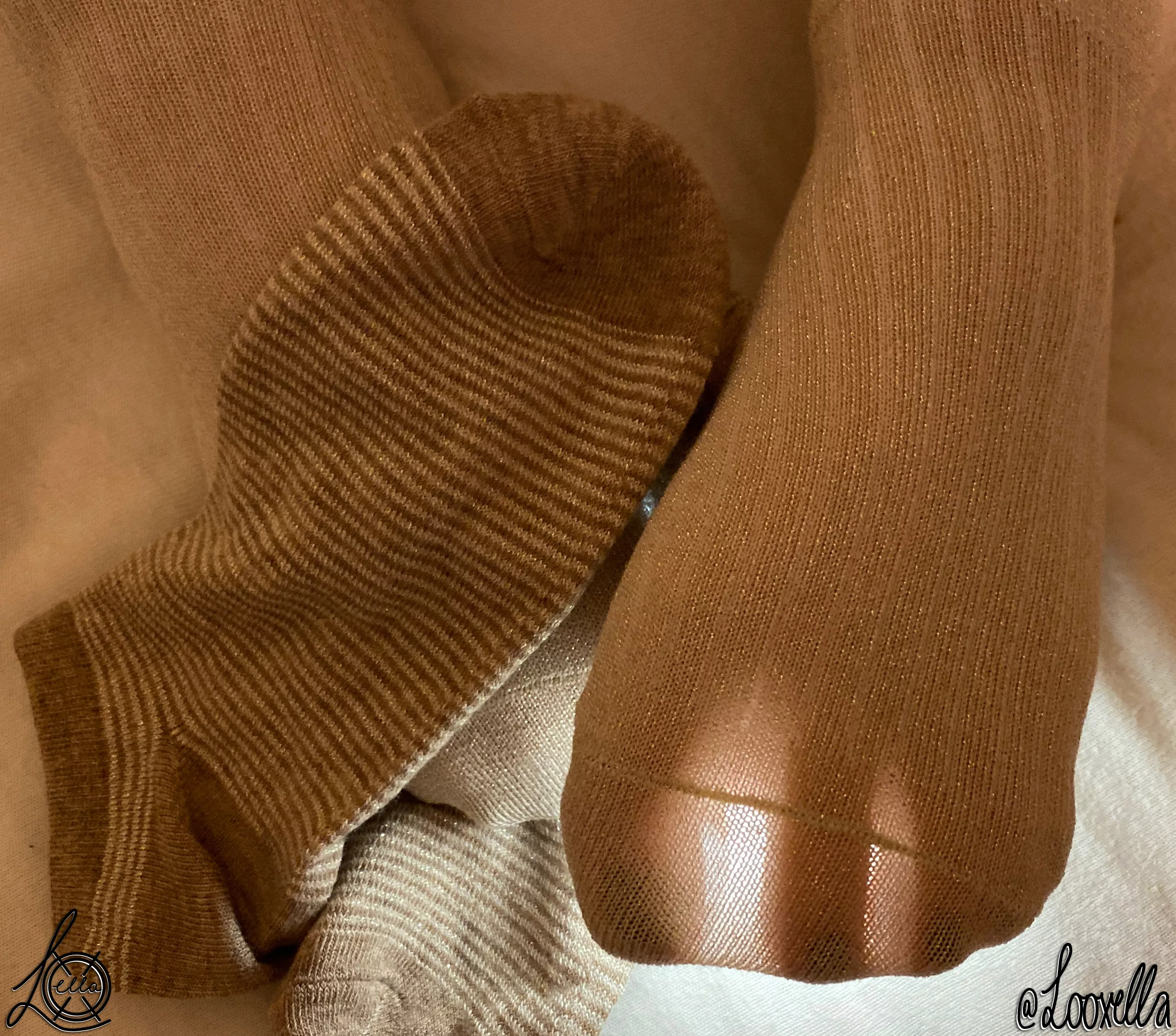 My socks have a build in flash light 😂 posted by looxella