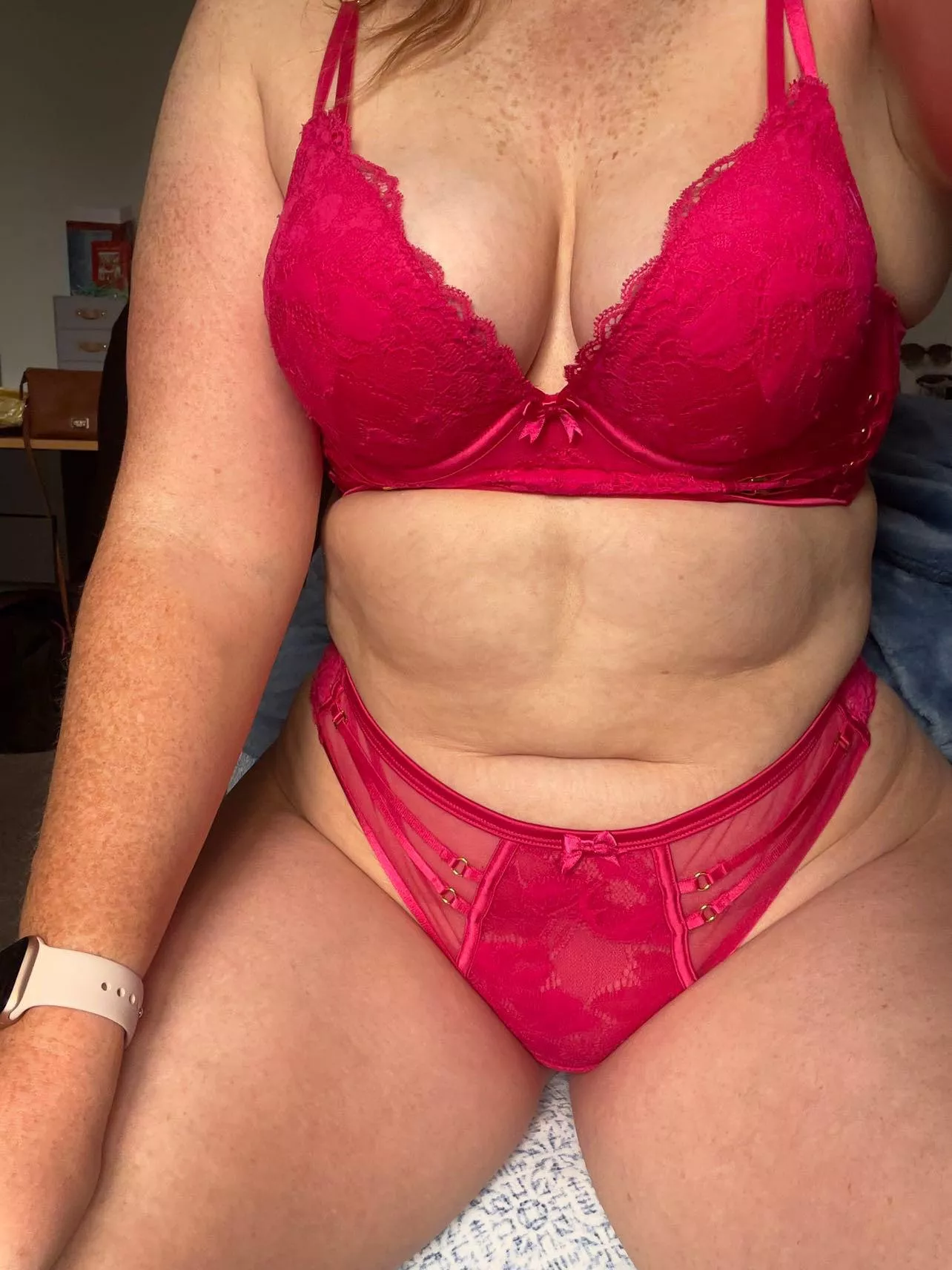 My soft curvy body waiting to make you hard 💋 posted by One_Flamingo5402