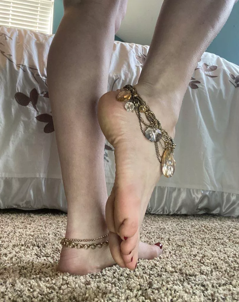 My soles are soft and ready to wrap around your cock 🍆💦 posted by Taylormayberry21