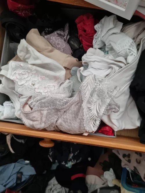 My stepmom just left DM me what I should do by wootom45