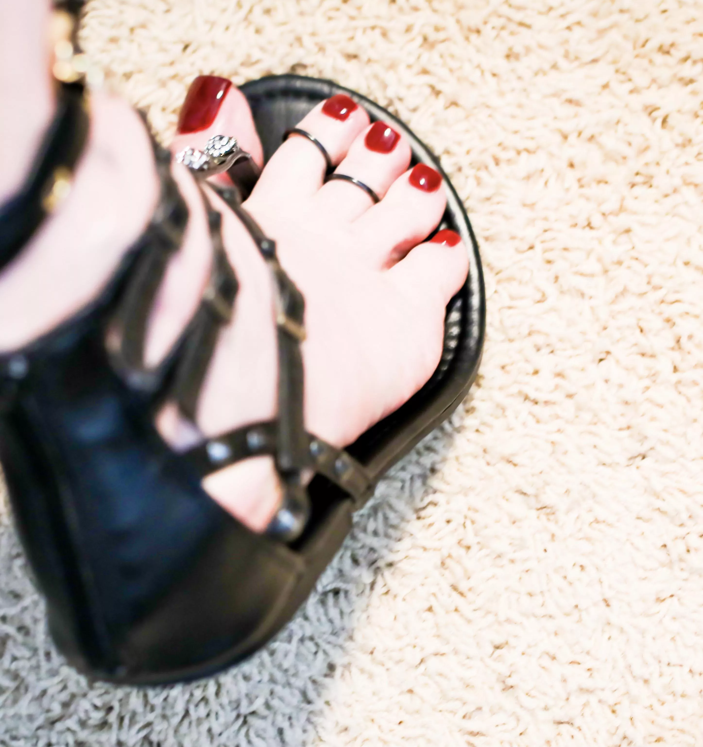 My sweaty sandal feet posted by kellysfeet