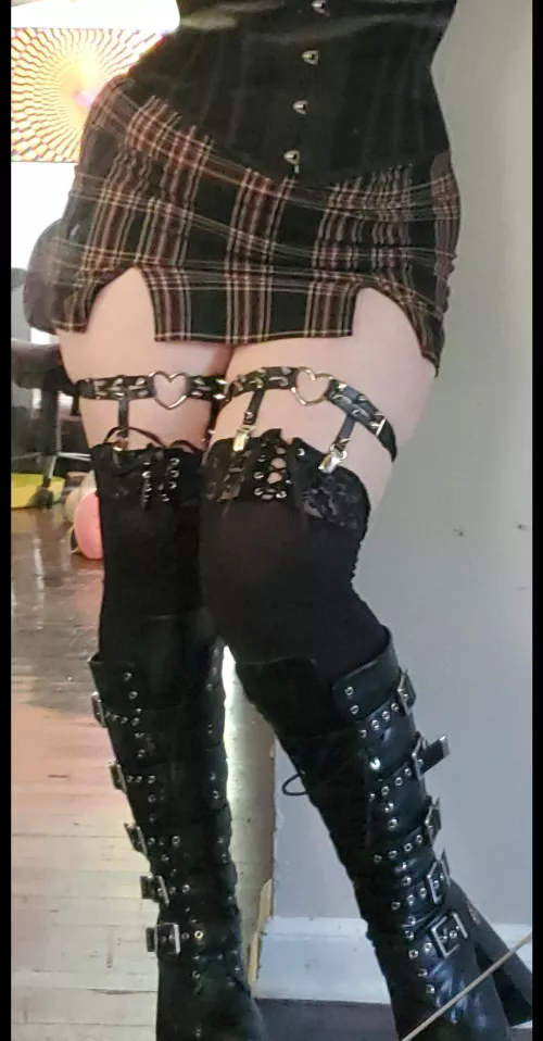 my thighs are too soft, gotta protect them by adrianthethicc