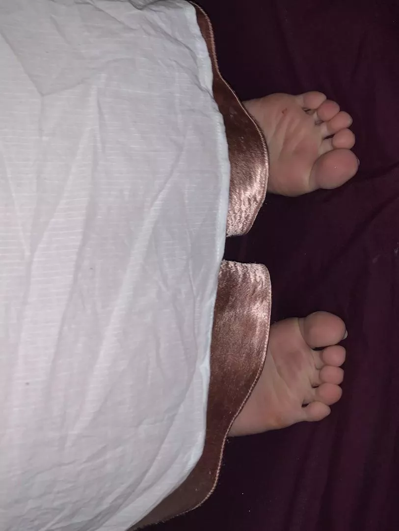My ticklish feet🥰😁 posted by Novel_Strawberry5850