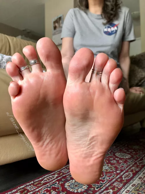 My toe ring is pinching a little, can you suck it off for me? by Throat_Yogurt89