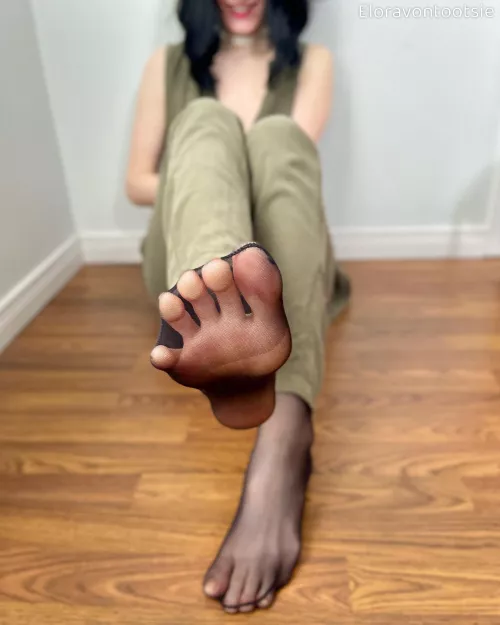 My toes are so long, they really stretch out sheer nylons by eloravontootsie