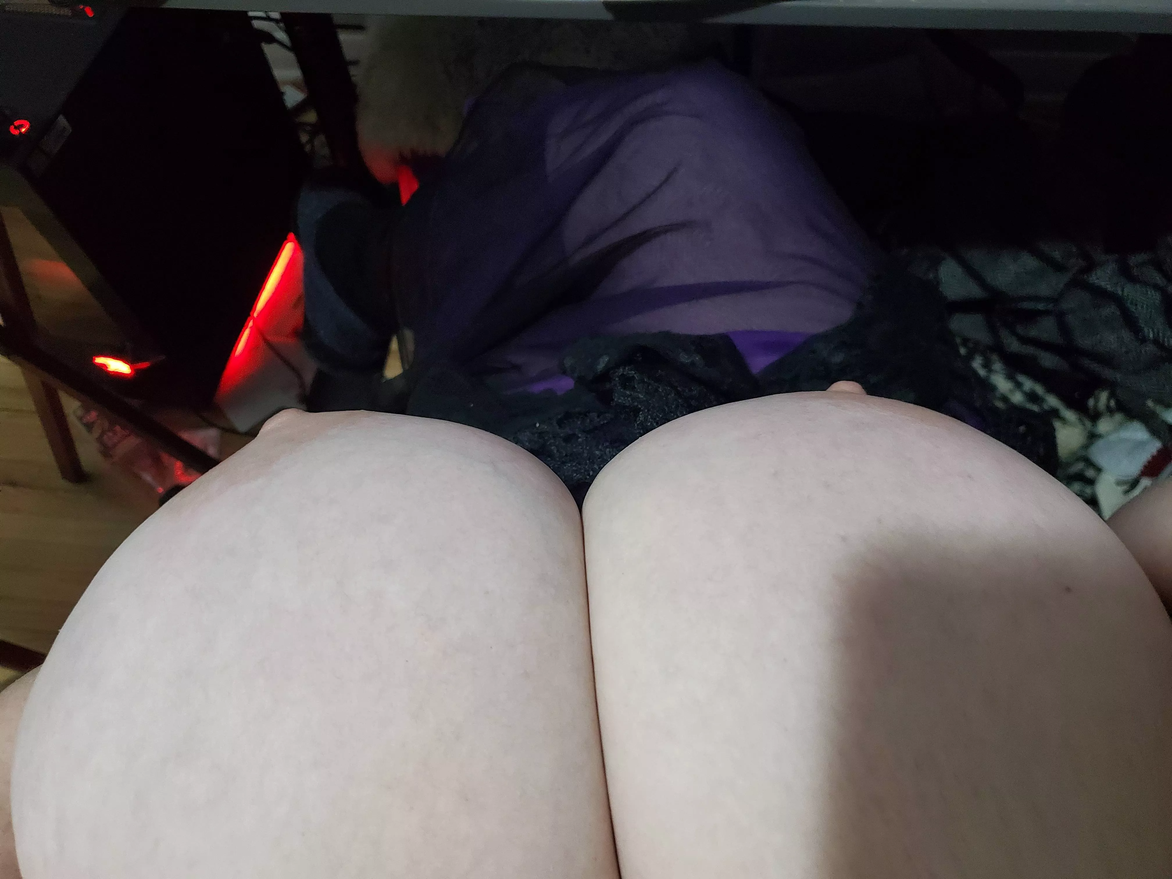 My view during D&D! posted by ExposedBookworm