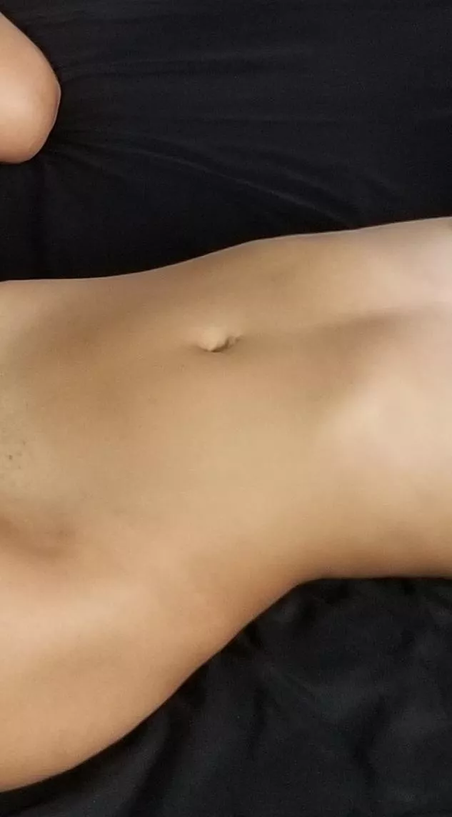 My vulnerable bellybutton 😳 posted by Steffanymontoya