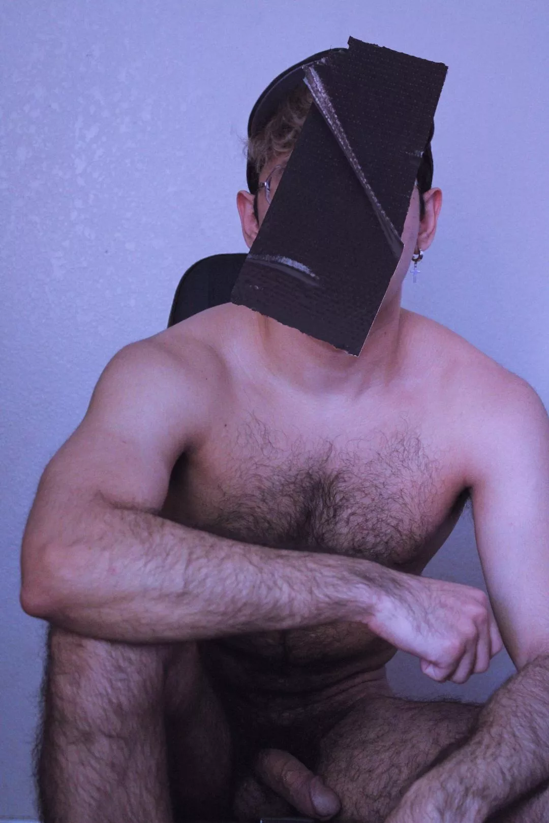 My workout bench is my favorite place to be naked at now posted by pornosensual