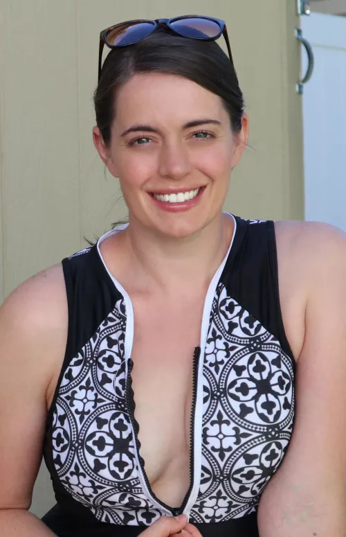 My zipper seems to be broken. Help me fix it? by stellavonn