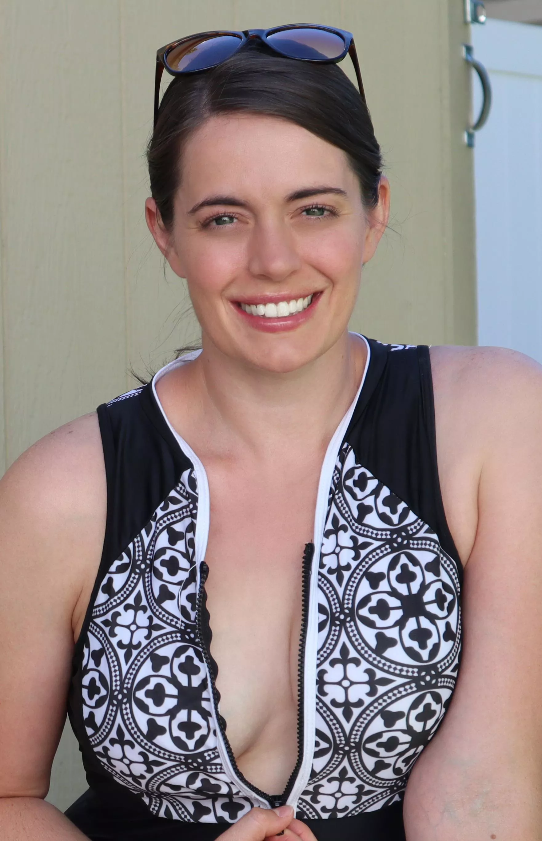 My zipper seems to be broken. Help me fix it? posted by stellavonn