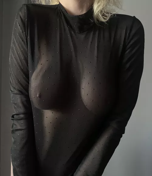 Mysterious tummy here by zeirrra