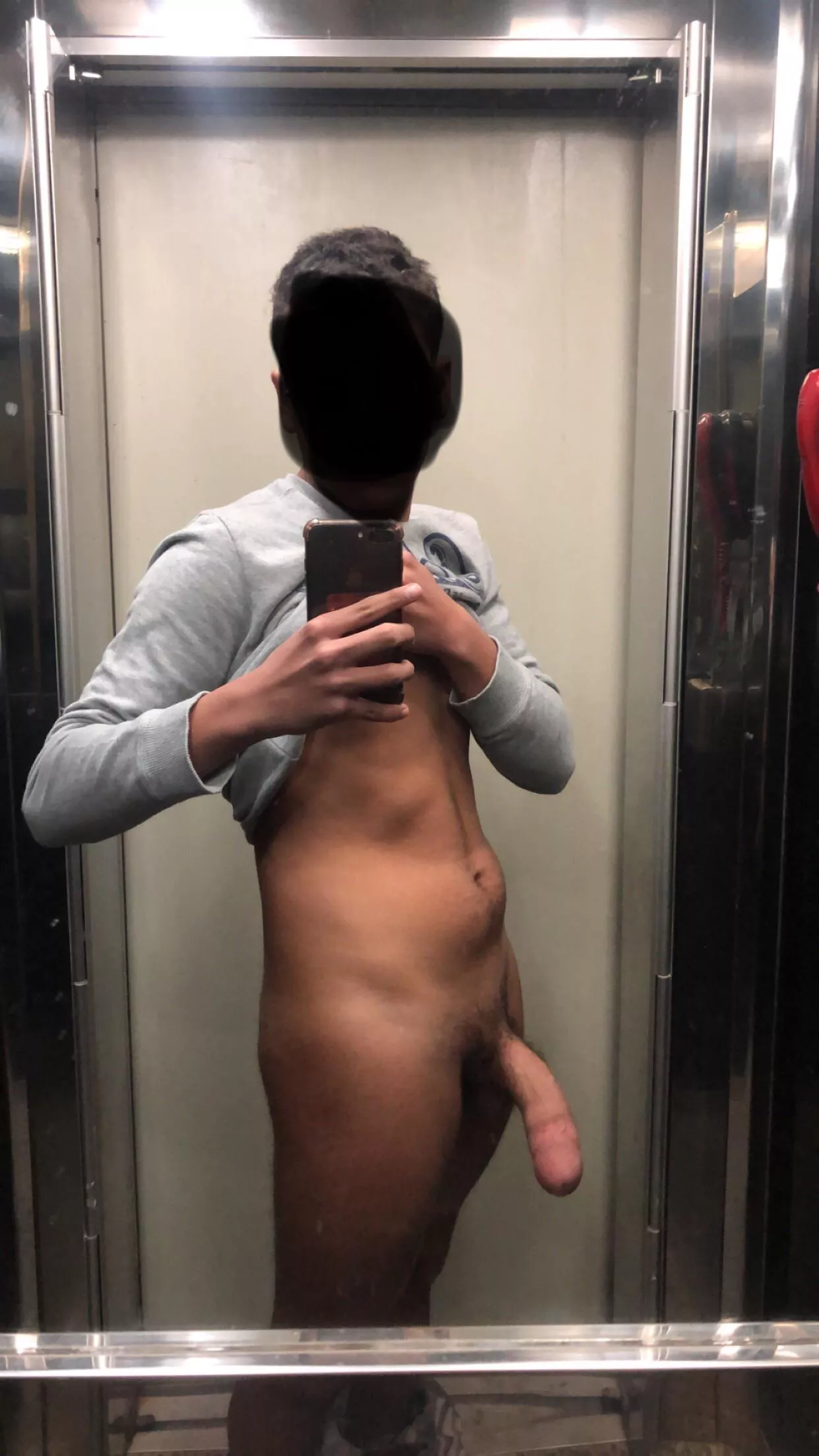 Naked on the elevator posted by hottie9922