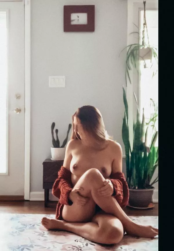 Naked yoga with me, Dive deep into stretching and release all your tension. Naked yoga, yoga flow, pics, videos, livestream and more Dm me for details 🦋 Link posted in comments posted by ButterflyYoga