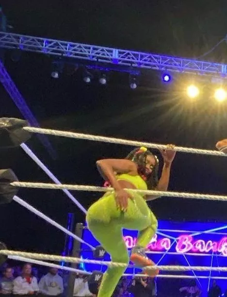 Naomi 🍑 😩😩😩😩 posted by JustWinning733