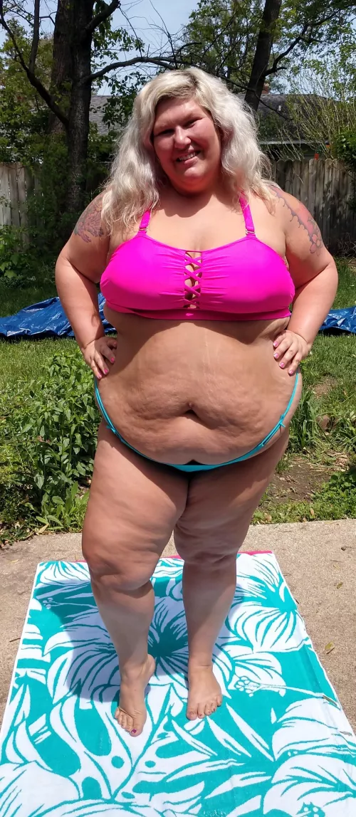 need a beach date? by Bubblybabe_88