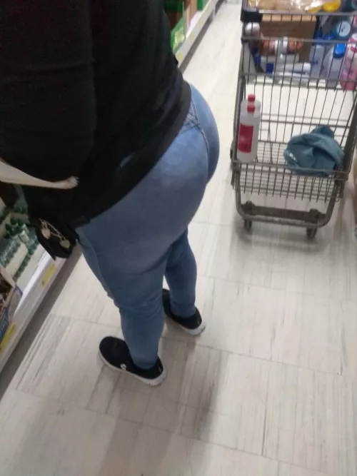 need a bulky to tell me how they would fuck my mom while i watch by Open_Philosopher647