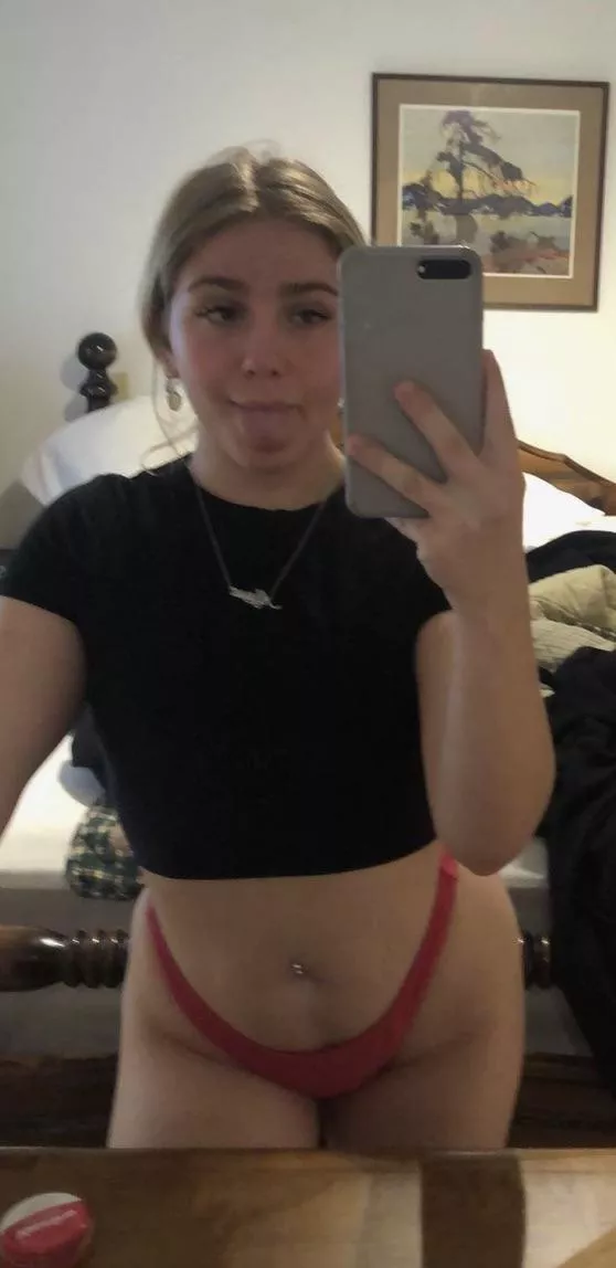 Need a dom to force me to give up my sis cousin and friends socials away blackmail me into feeding u more and use my fart fetish to humiliate me. U can blackmail me by taking screenshots of there posts and teasing me or pretend to msg them and show u abo posted by Own_Jicama9335