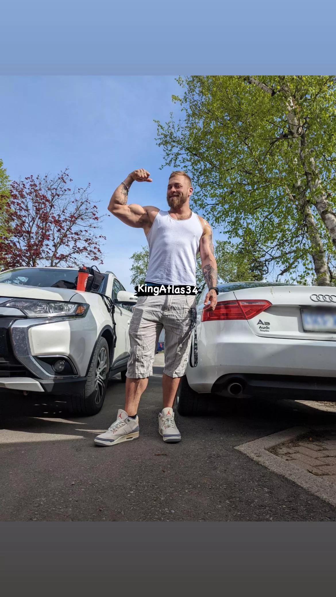 Need a good boy to come lick and worship my sweaty pits today.. and if you’re good you may be rewarded 💦 posted by KingAtlas34