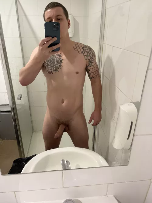 Need a spotter 👀 by red_hot275