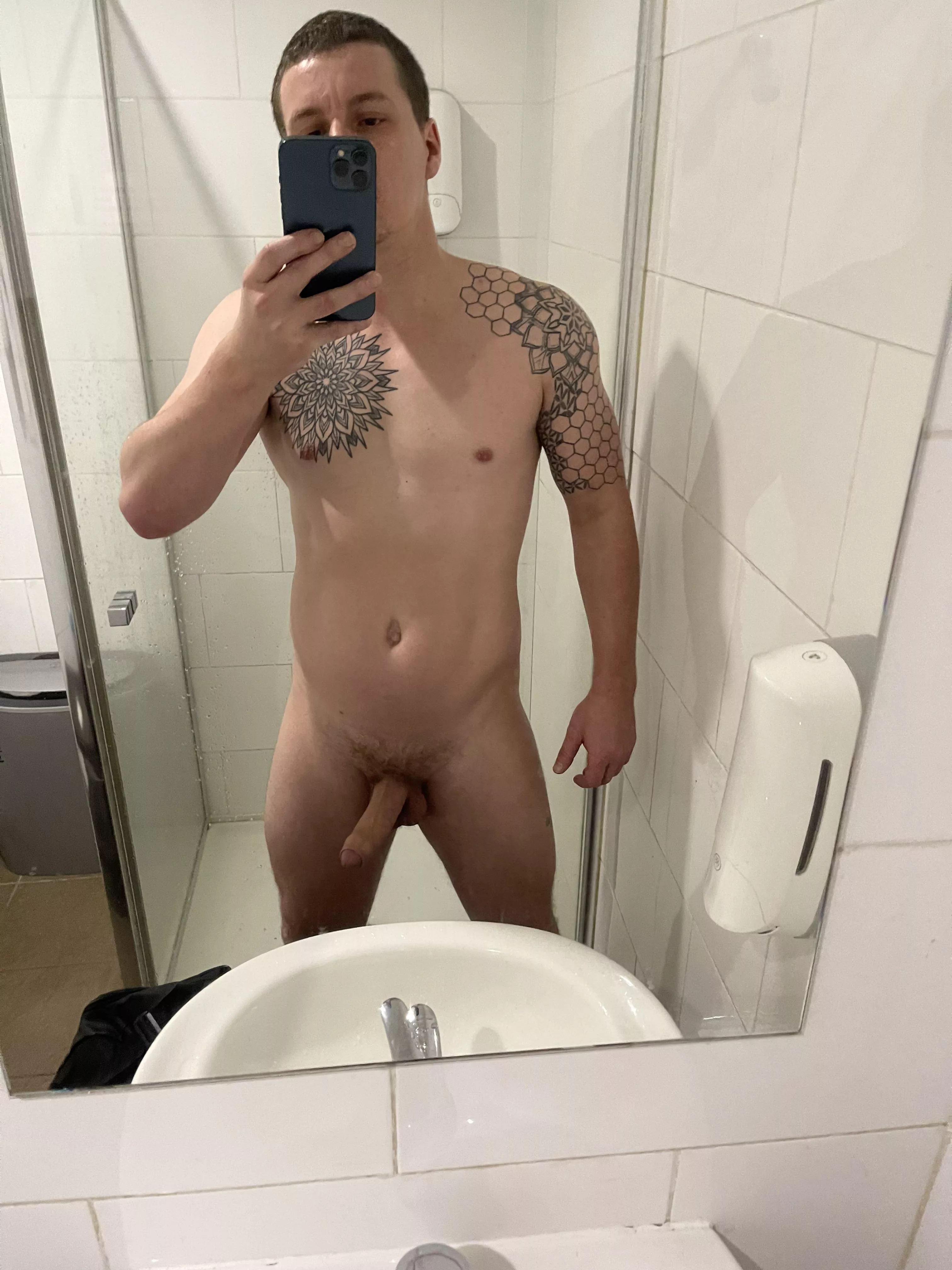 Need a spotter 👀 posted by red_hot275