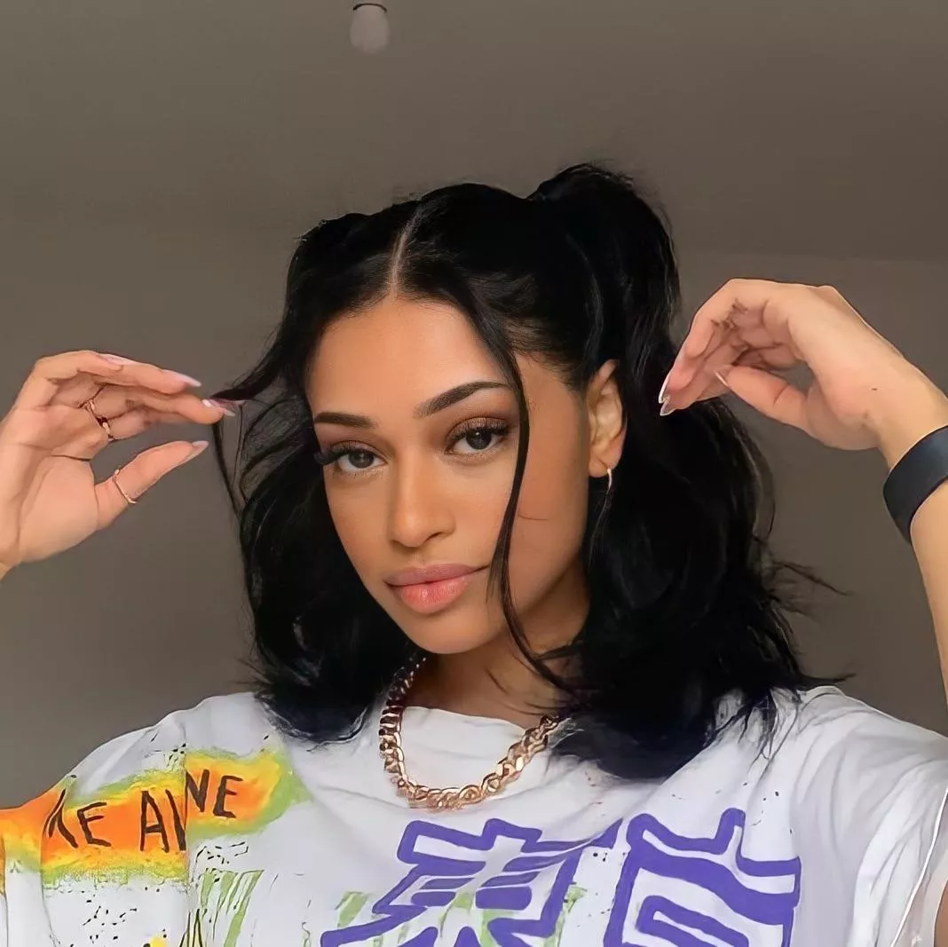 Need her cumtributed! No nudes plenty of pics don’t mind it posted either. Message me if you’re genuine posted by randomaccountfromuk