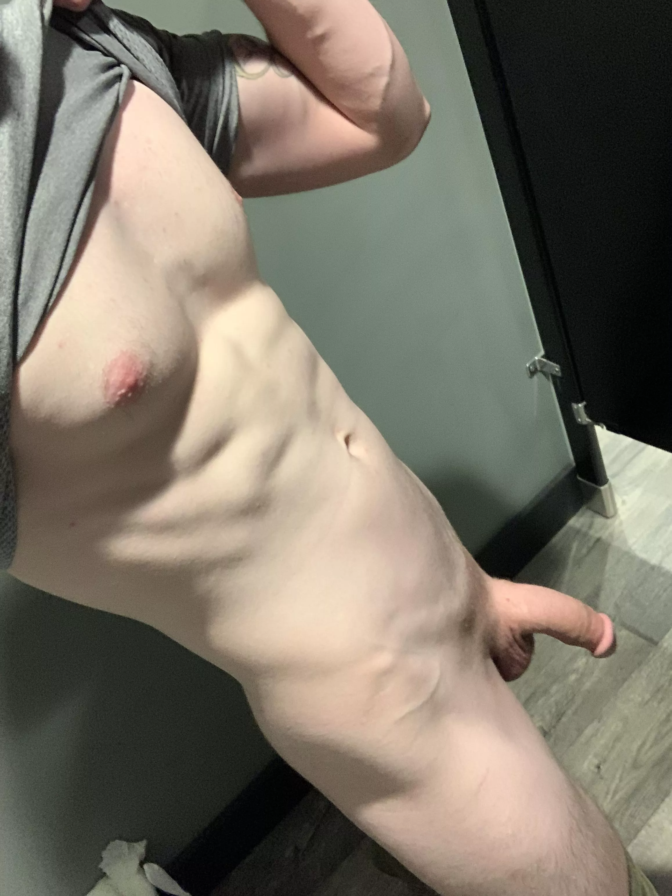 Need it sucked after my workout 🥵 (m) (23) posted by Huge_Play_5010
