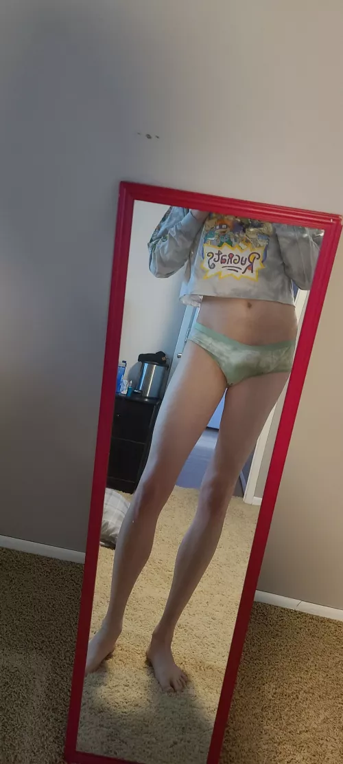 need more crop tops ☺️ by MetalcoreFemBoi