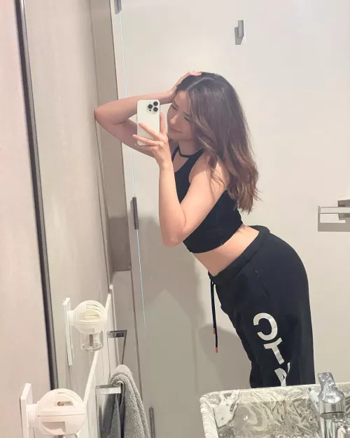 need Pokimane's phat ass on my face asap by avdd4