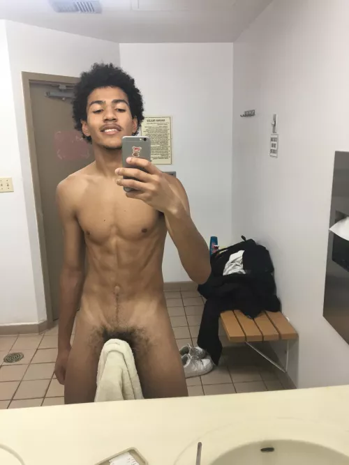 Need some extra hands to help dry off🇨🇦 by Thatonelightskn