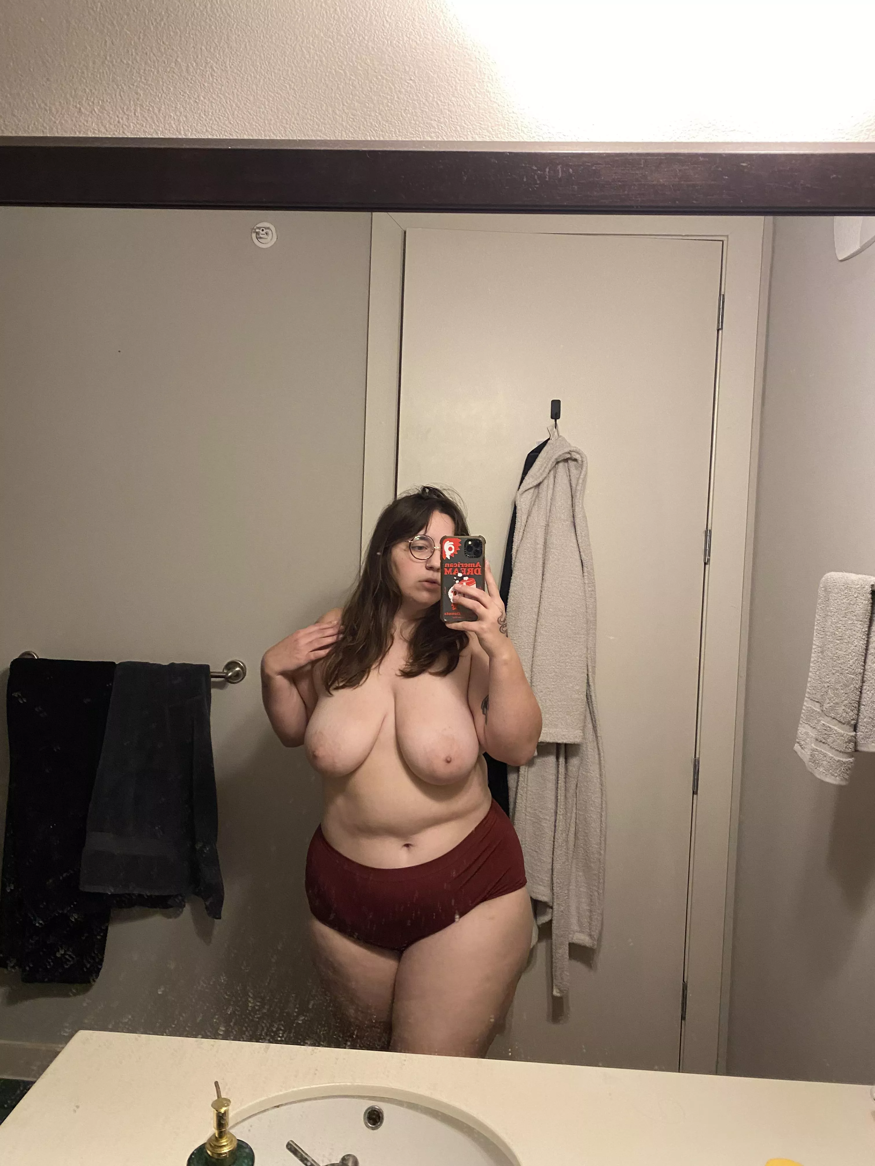 need somebody to hold up my titties 🥺 posted by sleepy-sofia