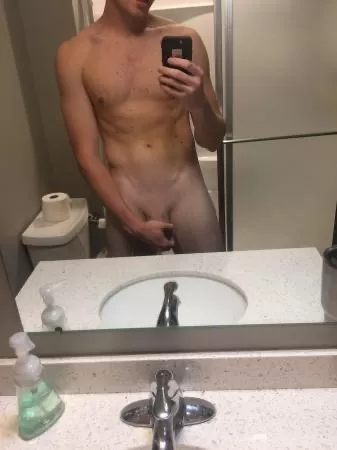 Need someone that has soft lips to get on their knees for me posted by Subcurious200