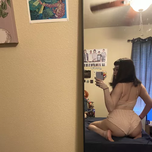 Need someone to listen to BMTH with me and play with my butt by blowinmoneyfasthuh