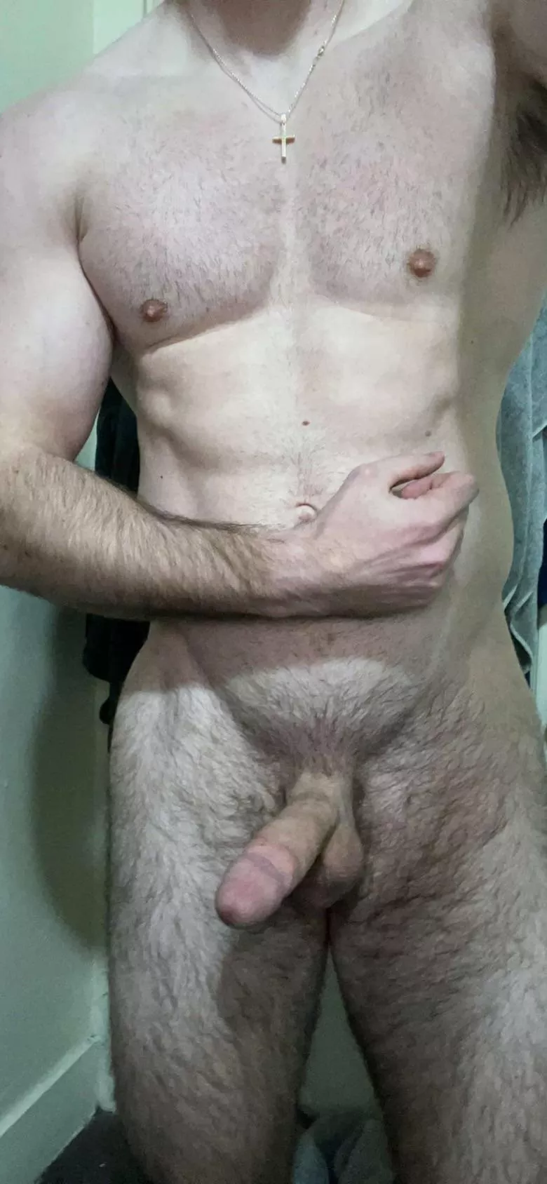 Needing a muscle bro like me to jerk off with… posted by MixerTay1