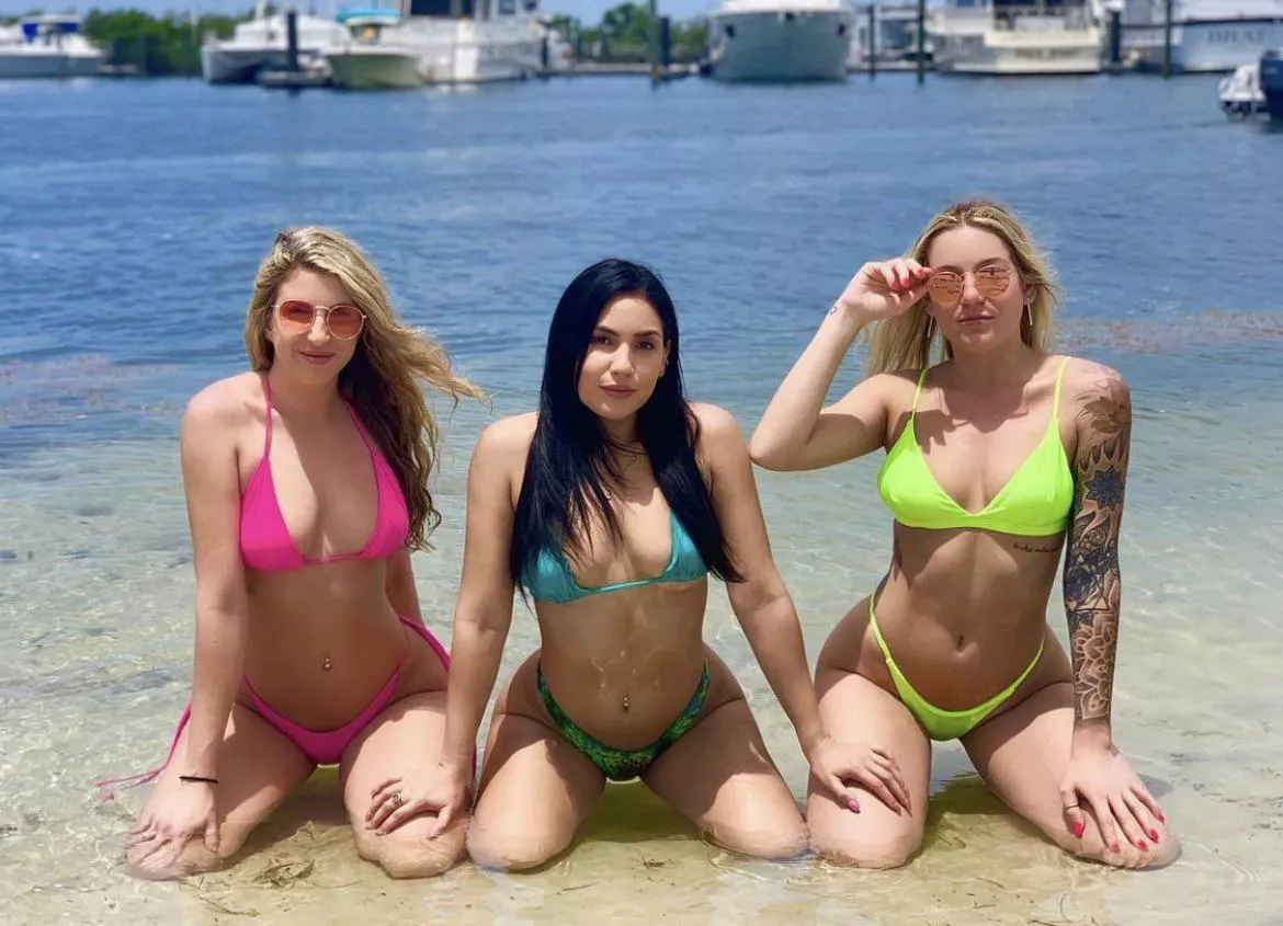 Neon Bikinis posted by hybridchicken2000