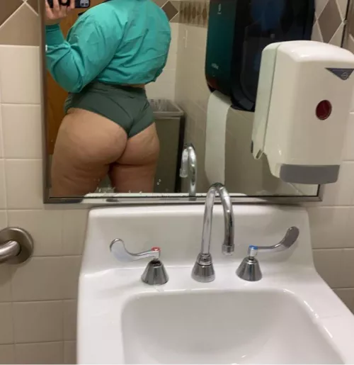 Never get tired of booty pics in the bathroom 🍑 by NoReference9923