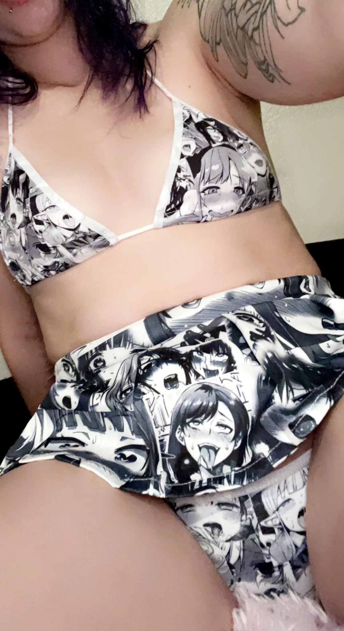 New creator here! I’m emo, tatted, dyed, pierced, slim THICC, cum check me out😉💦💦 I’ll see you there! Link down below!❣️ posted by cherrybbytits