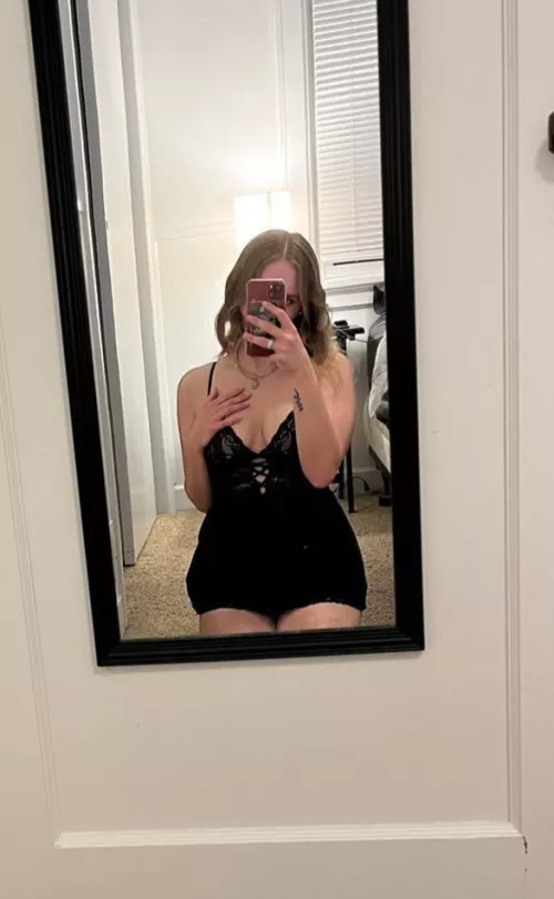 New dress makes for easy access 🤤🔥 by lesbianlover3