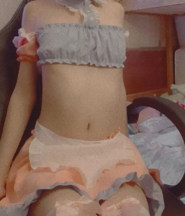 New fit was scared of trying it out cus it shows more skin than my usual ones but aye i likey :> posted by Cholru