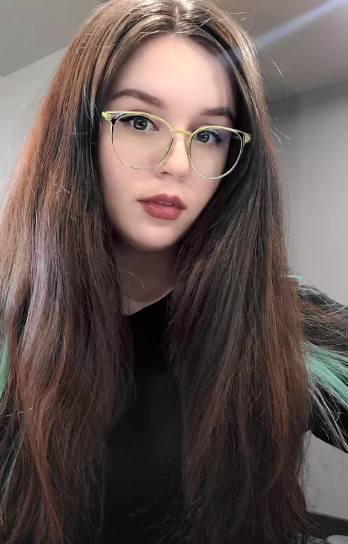 New glasses means new selfies 😊😇 by greenst0n