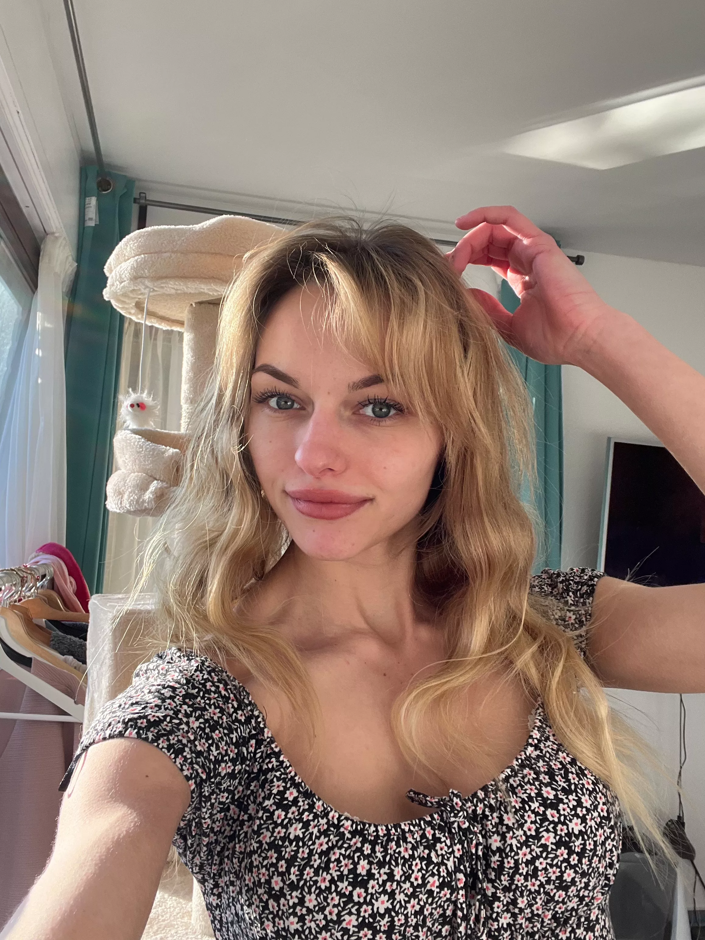 New haircut! How do I look? posted by Jasmina127