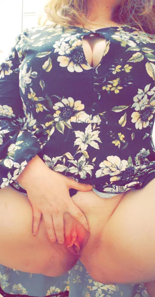 New here but not new to reddit. Im Bi, hope you all enjoy 😉 by QueenKW1