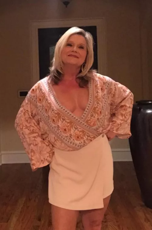 New outfit! by HOTELLIE