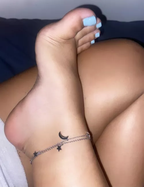 new pedi color ;) by size5baby