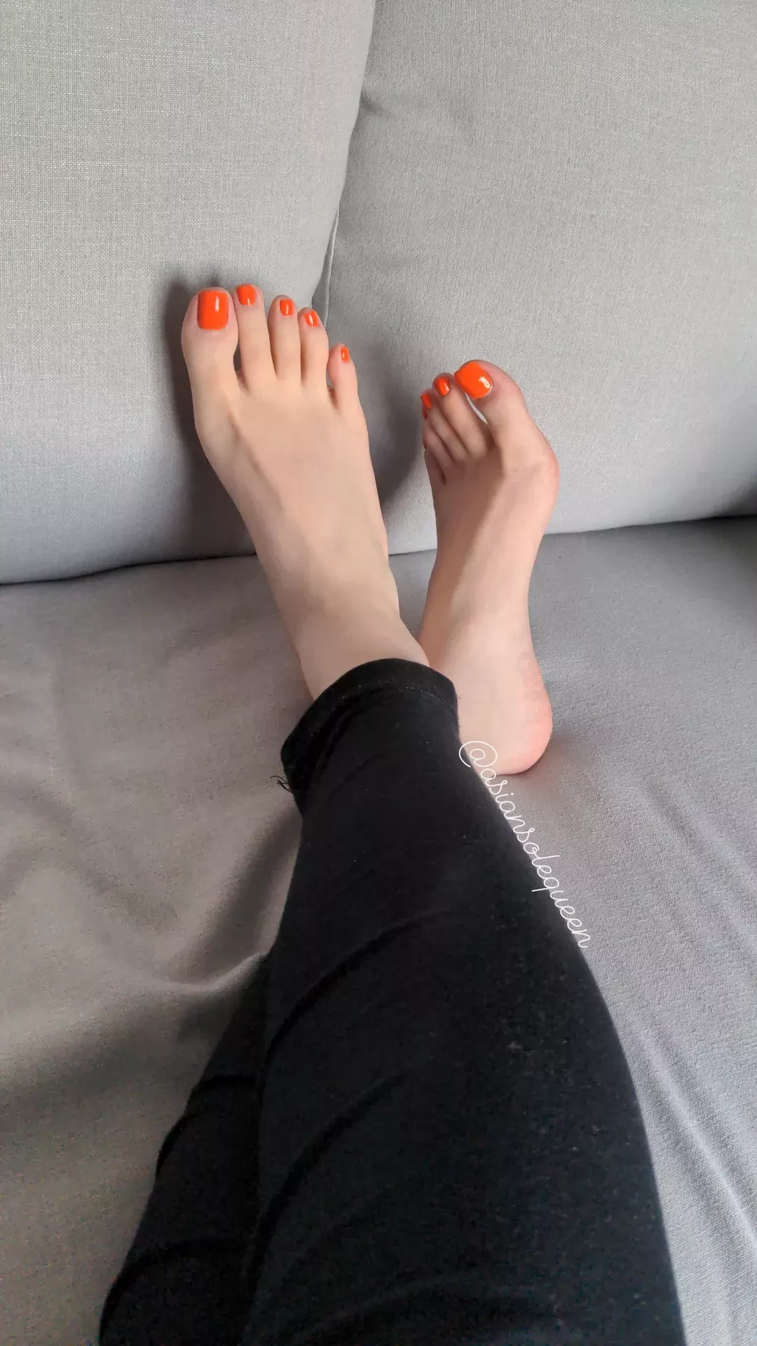 New pedi! Decided to go for a pop of colour for spring, are you a fan? ☺️🧡 posted by asiansolequeen