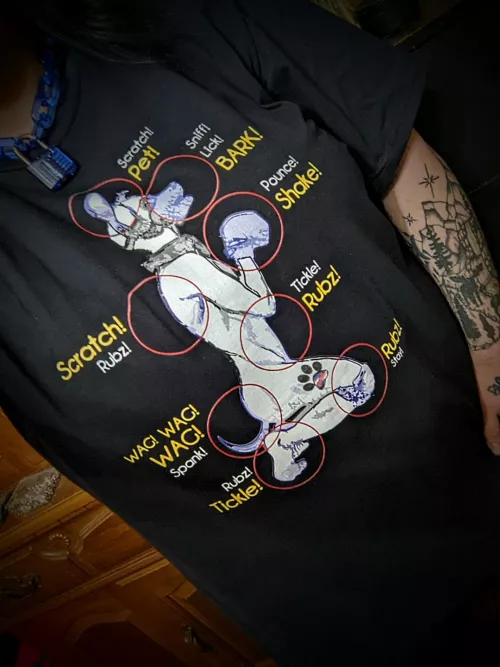 New shirt! Isn't it pawsome? 🐾 by SinisterSatyr