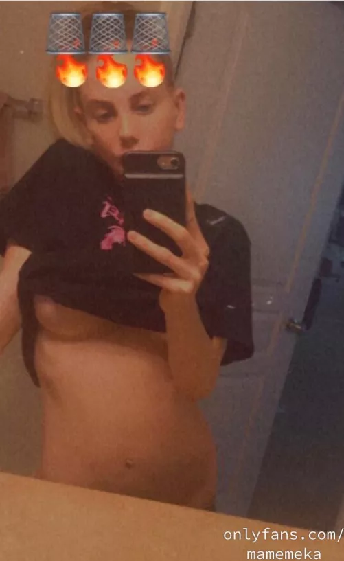 New to OnlyFans, I have sm pics n videos to upload tho. I’m a dancer n very flexible. Same @ as here. 😘🍒 by mamemeka