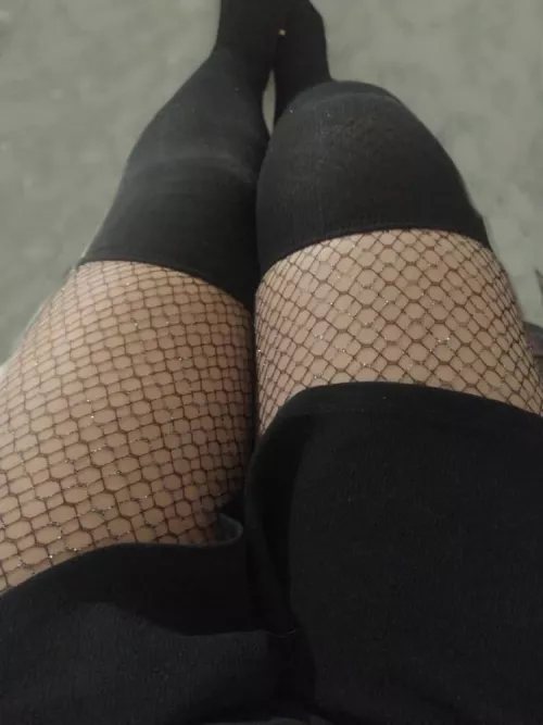 New to Reddit :3 hope you like my thighs by lindoneko